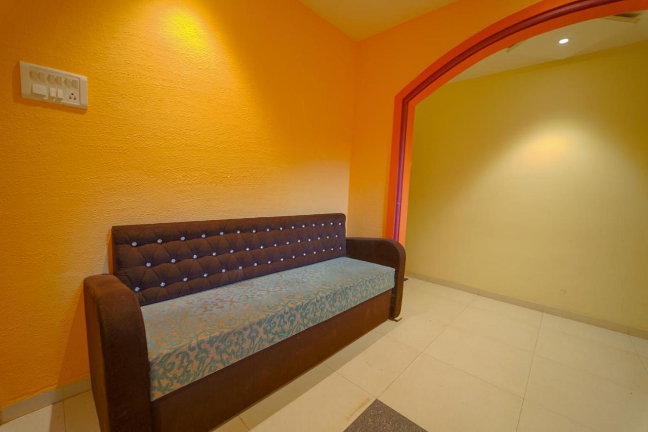 Hotel Veggies Residency & Pure Veg Restaurant à Mahābaleshwar Extérieur photo
