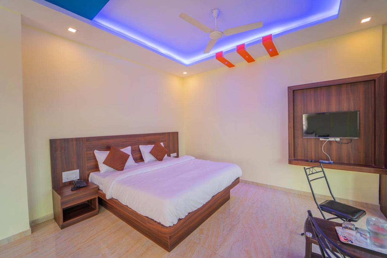 Hotel Veggies Residency & Pure Veg Restaurant à Mahābaleshwar Extérieur photo