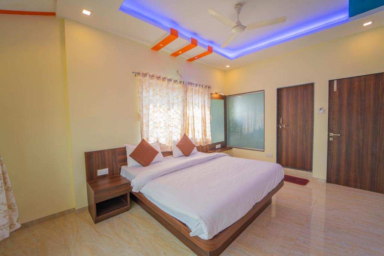 Hotel Veggies Residency & Pure Veg Restaurant à Mahābaleshwar Extérieur photo